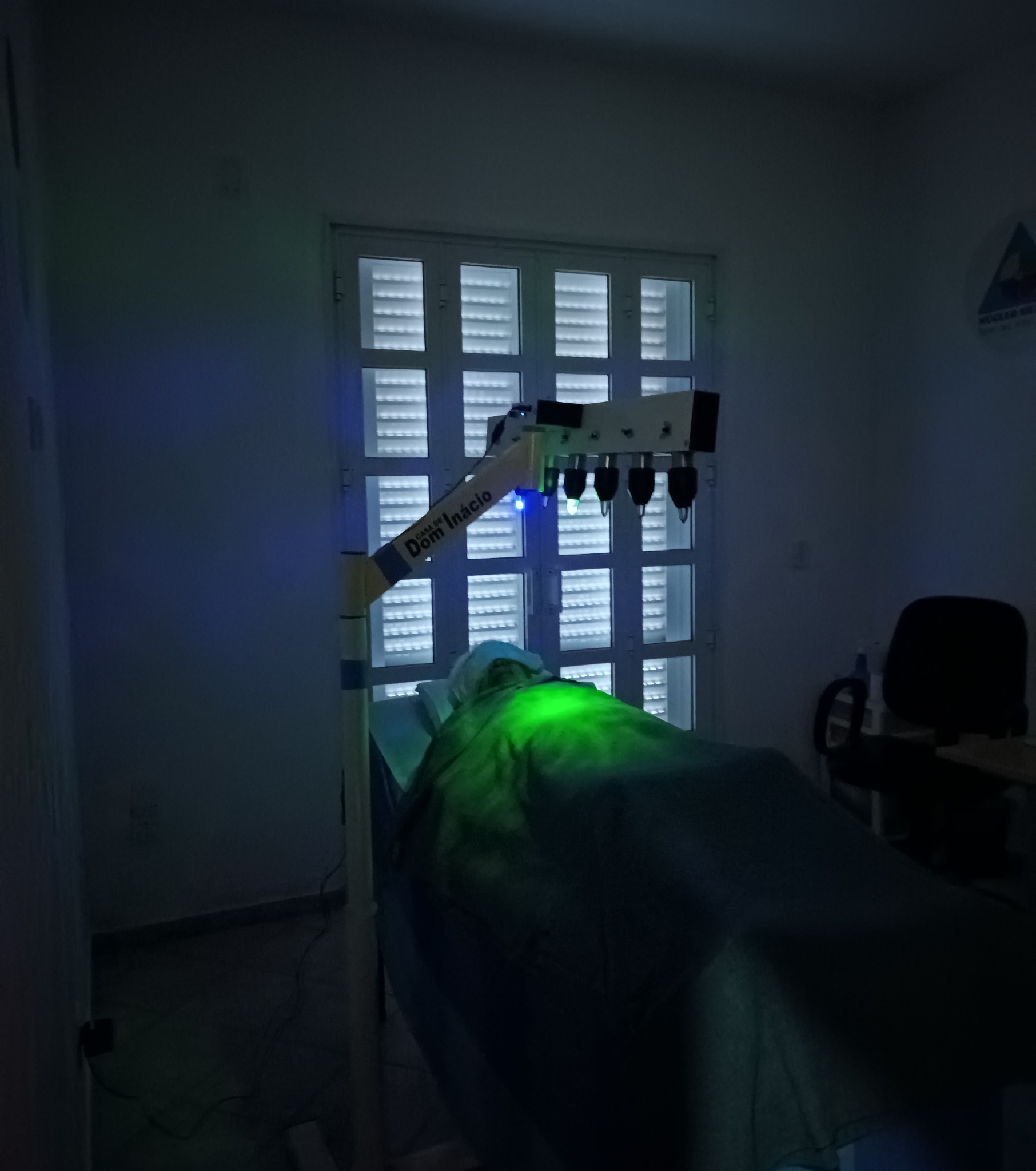Sessão de Cama de Cristal com cromoterapia no Núcleo Shamah